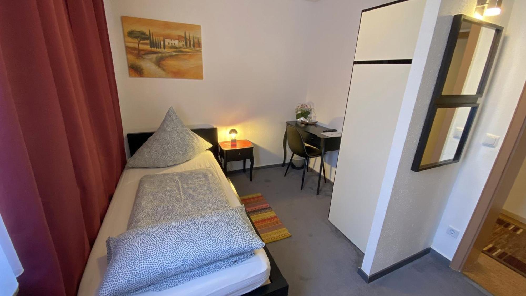 Hotel Garni Bad Cafe Bad Niedernau Quarto foto